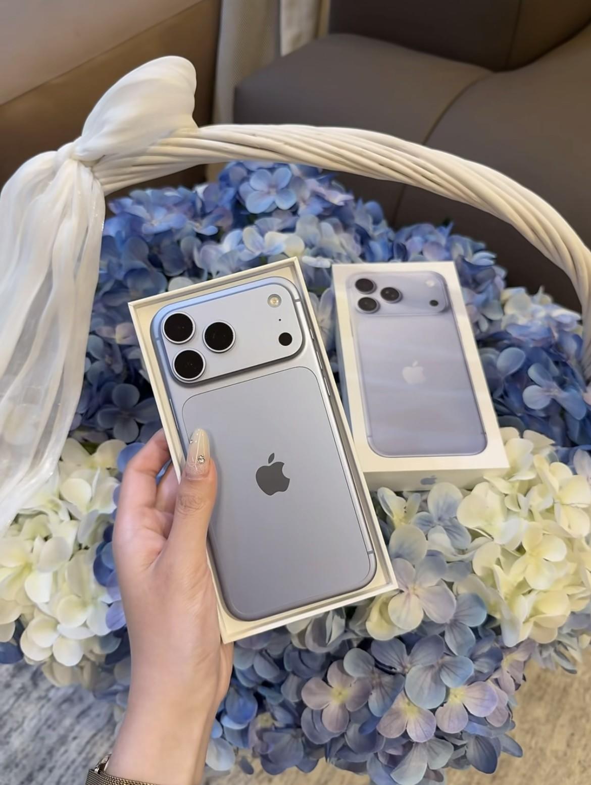 🩵iPhone18promax冰川蓝 绝美